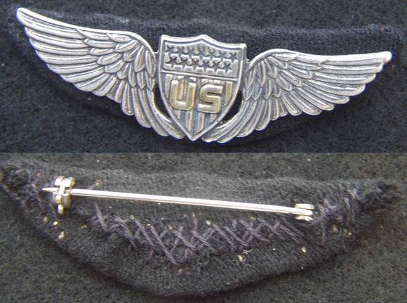 WWI US Pilot Wing Robbins Pin back Mounted Sterling